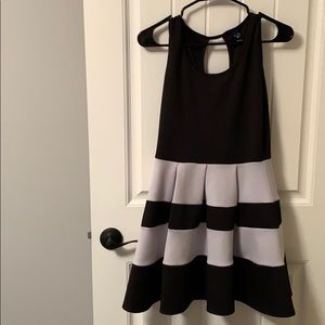 Windsor medium/large dress.